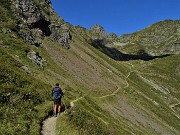 19 Sul sent. 109 in breve discesa e poi in salita proseguiamo per i Laghi di Ponteranica